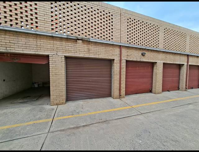 1 BEDROOM FLAT FOR SALE IN VEREENIGING CENTRAL